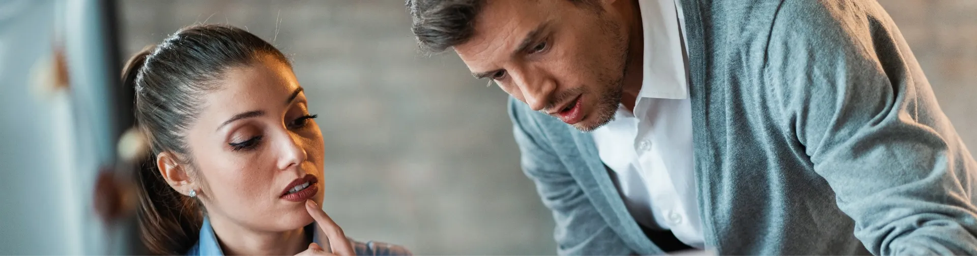 Normativas globales y locales para proyectos eléctricos del Grupo Enel.